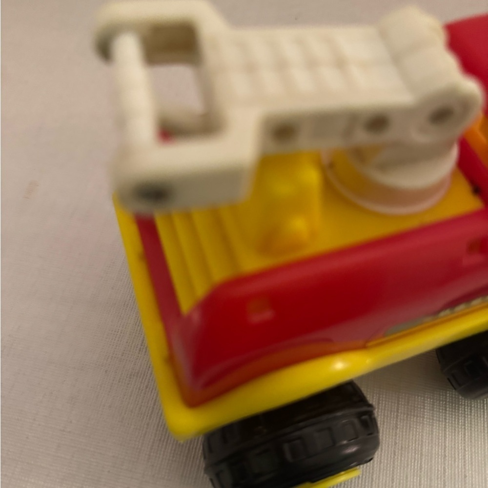 Bright Red and Yellow Tonka Fire Rescue Toy Truck with Ladder. - Picture 8 of 12